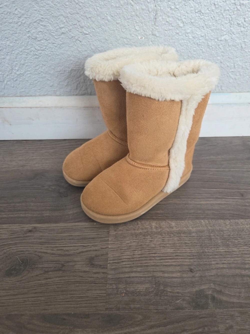 Faux Fur Lined Girls Boots